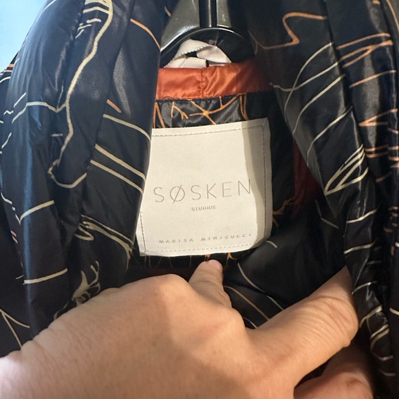 SOSKEN STUDIOS MARISA MINIGUCCI PORTRAIT PRINT DOWN PUFFER JACKET - Picture 12 of 15